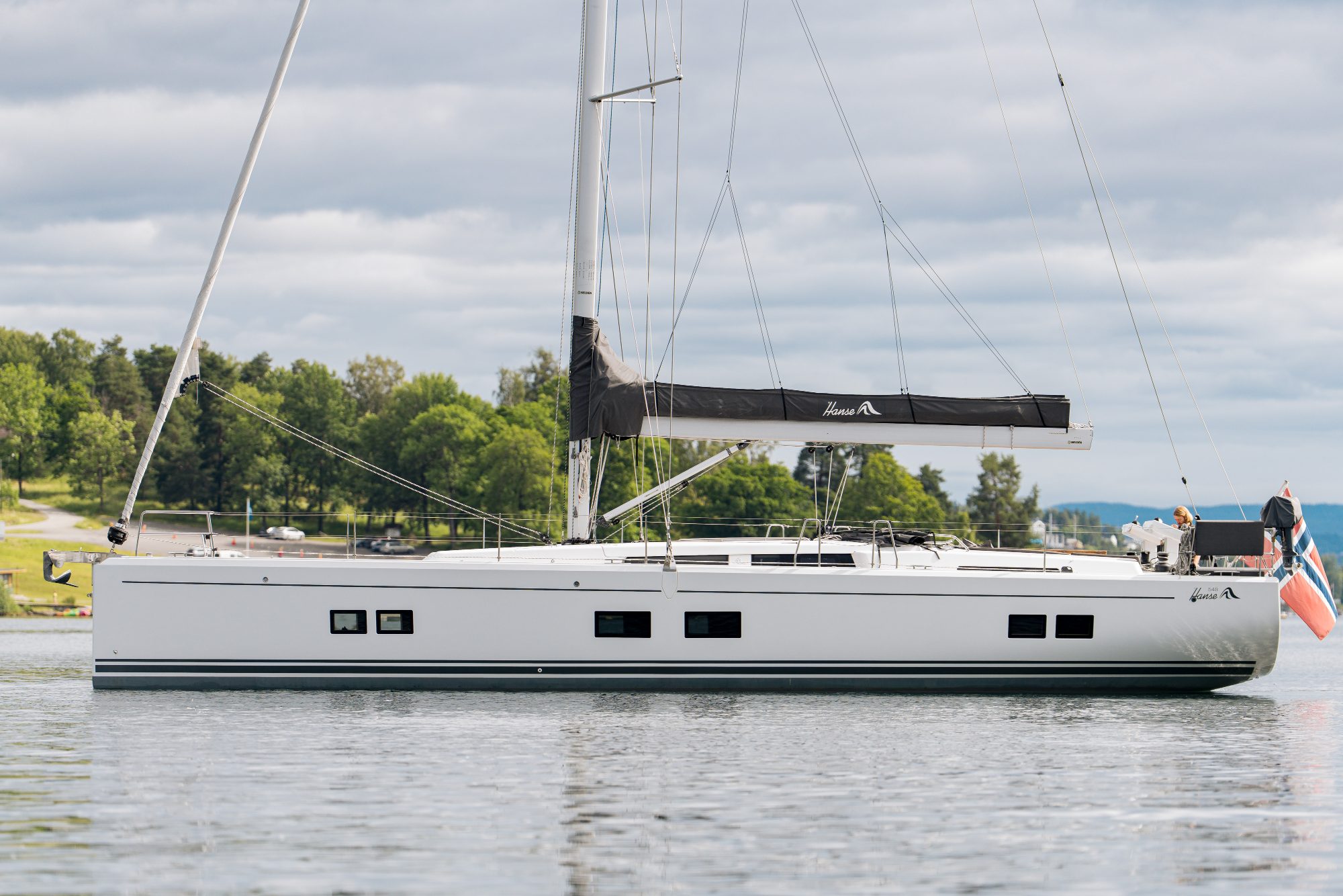 Hanse 548